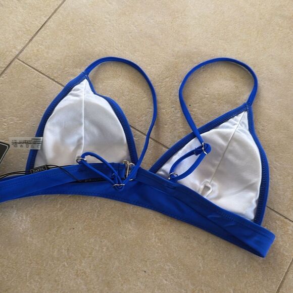 Blue Triangle Bikini Top - NWT - Zaful - Size Medium - Brand New - Picture 2 of 4